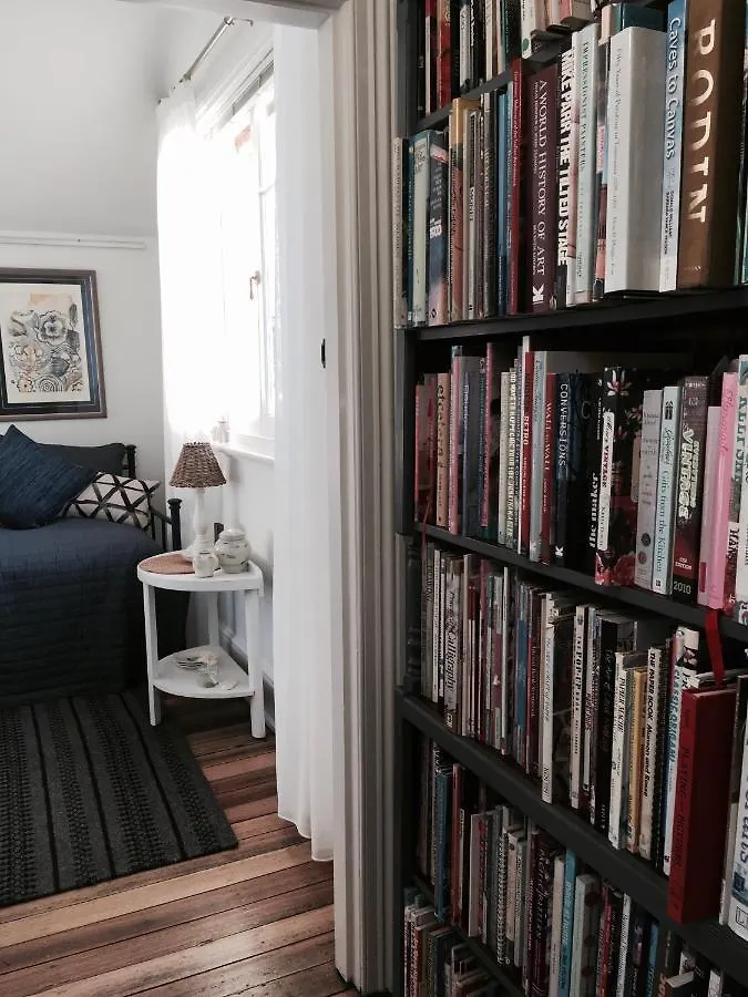 Assemblage Boutique Art B & B Hobart 0*,  Australia